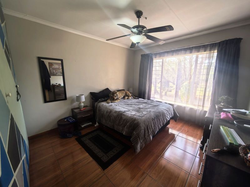 Apartment For Sale in Hennopspark - Photo 8