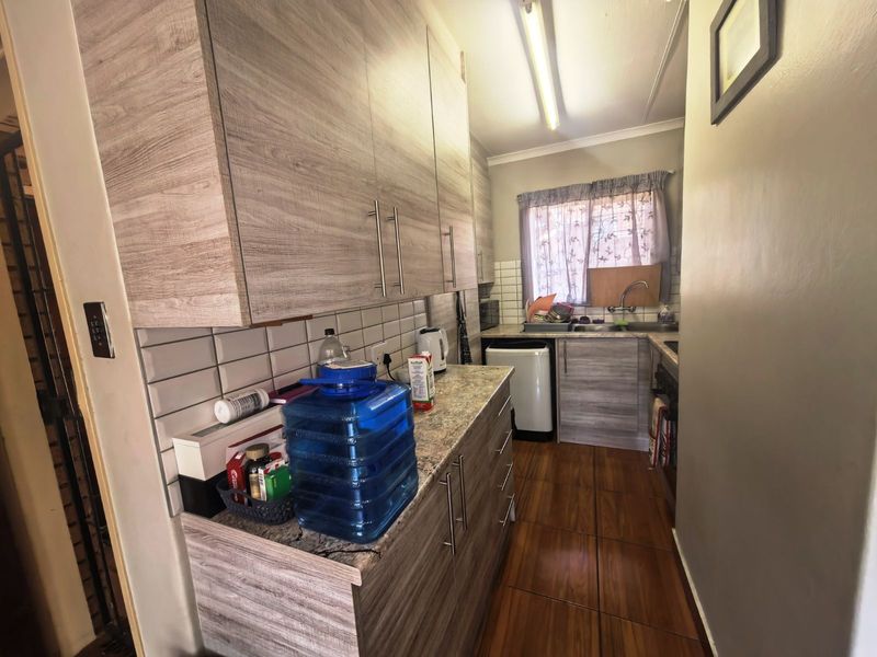 Apartment For Sale in Hennopspark - Photo 5