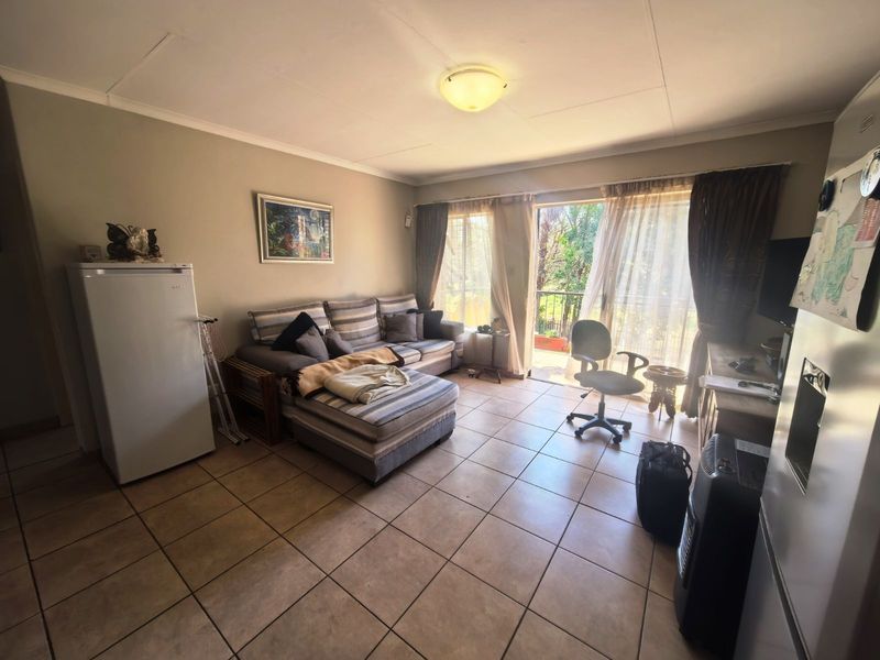 Apartment For Sale in Hennopspark - Photo 2