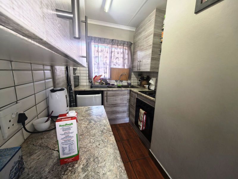 Apartment For Sale in Hennopspark - Photo 6