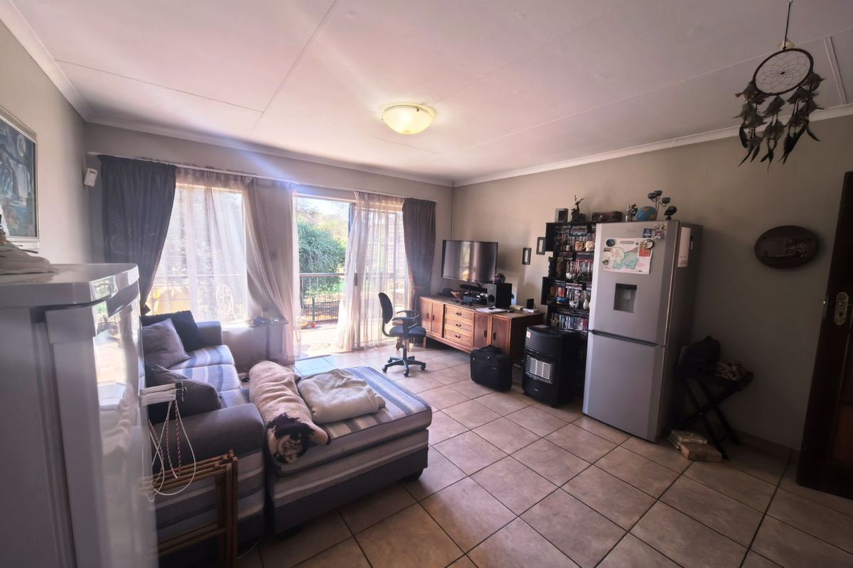 Apartment For Sale in Hennopspark - Photo 3