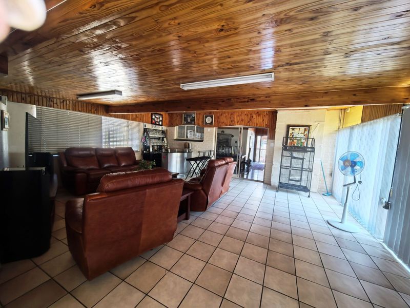 House For Sale in Valhalla - Photo 8