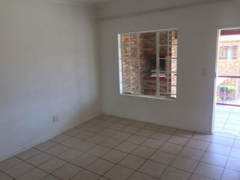 Townhouse For Sale in Erand Gardens - Photo 7