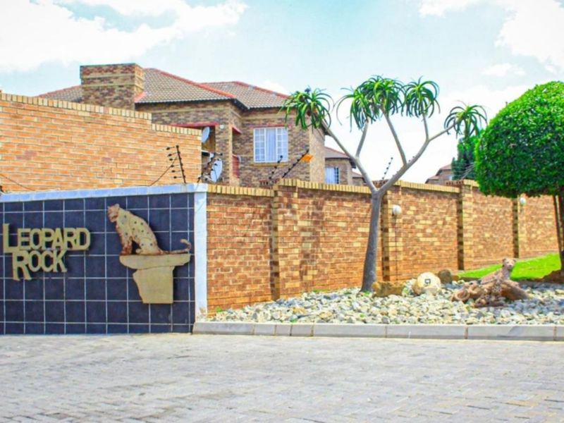 Townhouse For Sale in Erand Gardens - Photo 10