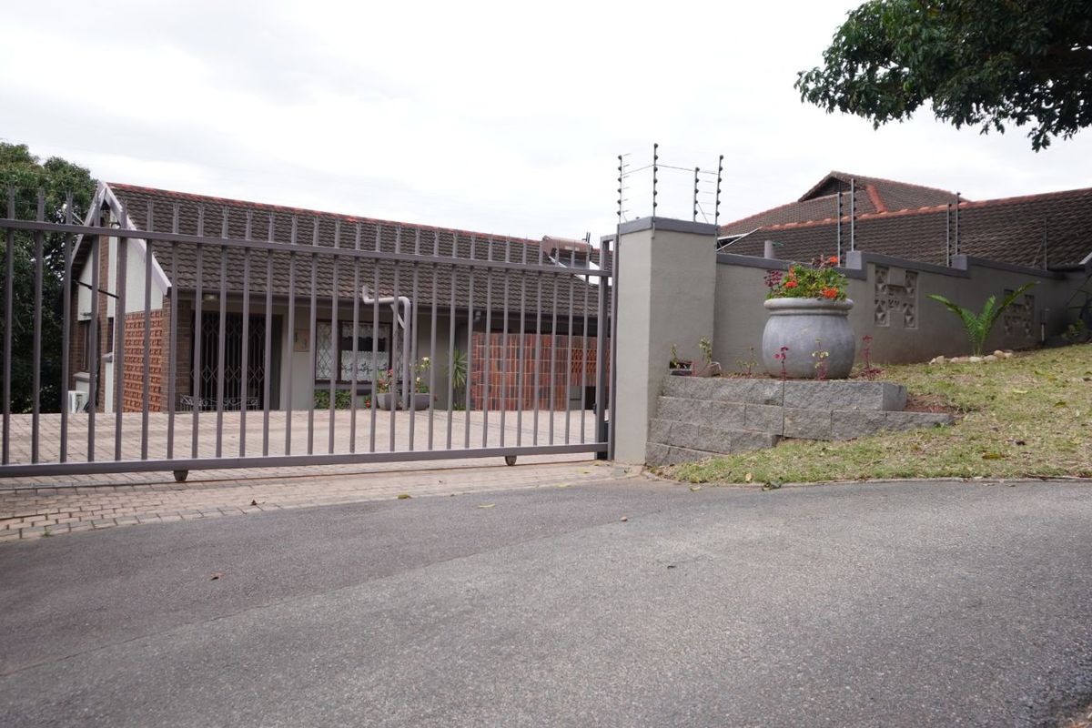 House For Sale in Malvern - Photo 2