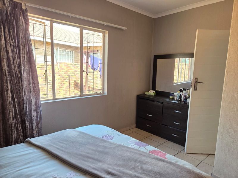 Townhouse For Sale in Bendor - Photo 10