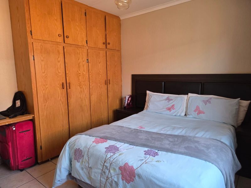 Townhouse For Sale in Bendor - Photo 9