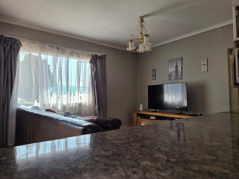 Townhouse For Sale in Bendor - Photo 5