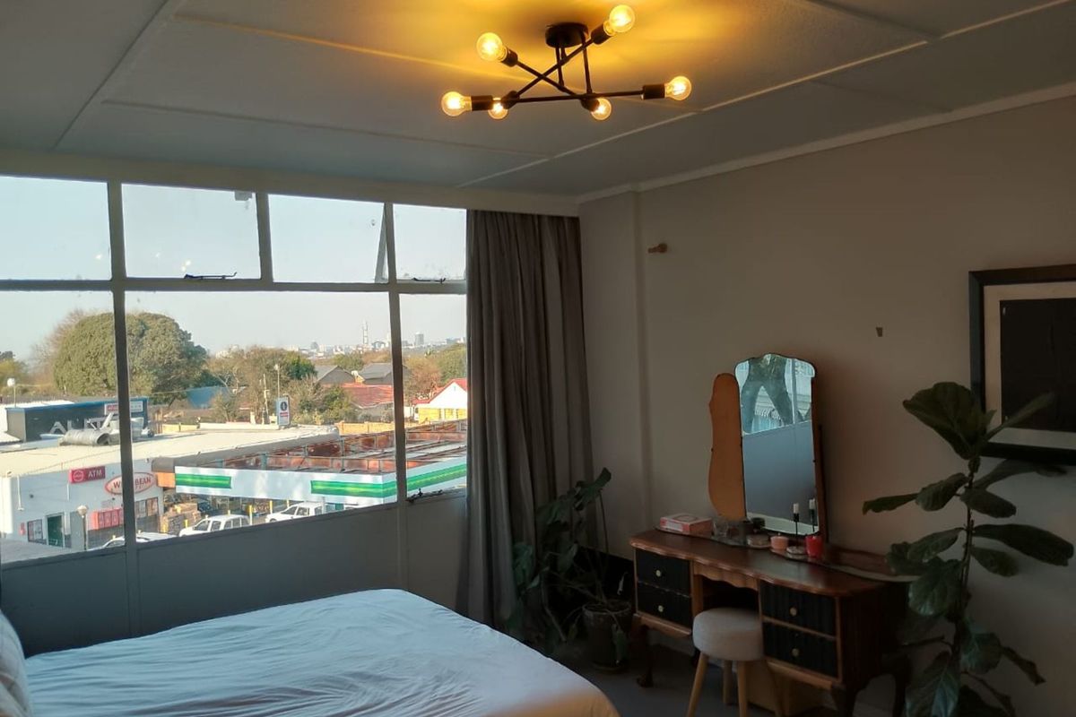 Apartment For Sale in Linden - Photo 2