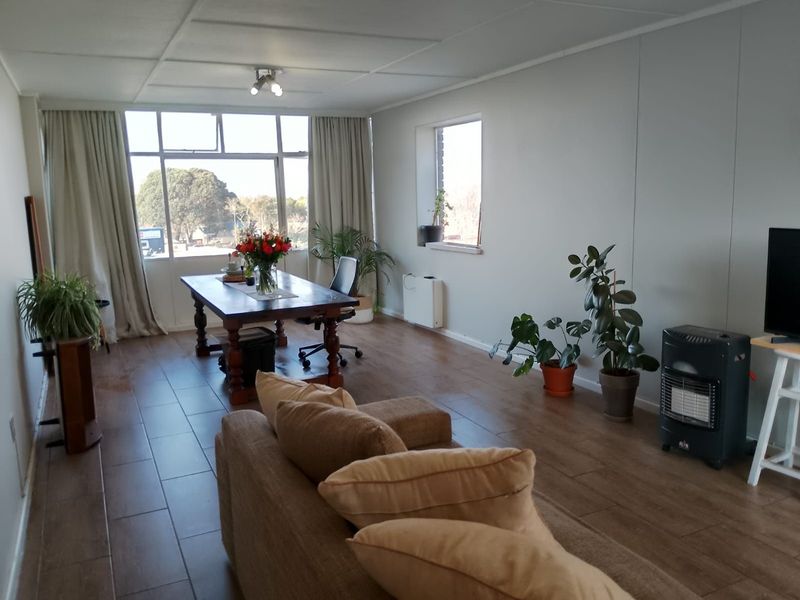 Apartment For Sale in Linden - Photo 4