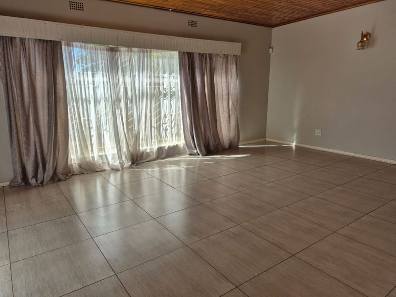 House For Sale in Kuruman Central - Photo 4
