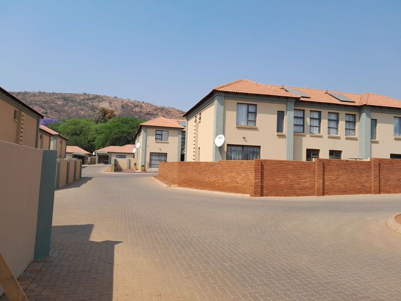 Townhouse For Sale in Amandasig - Photo 9