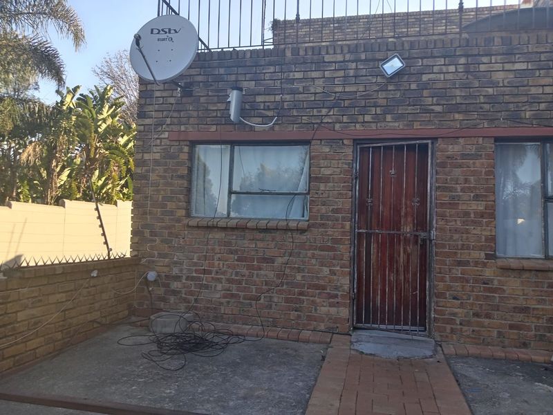 House For Sale in Hurlingham Manor - Photo 10