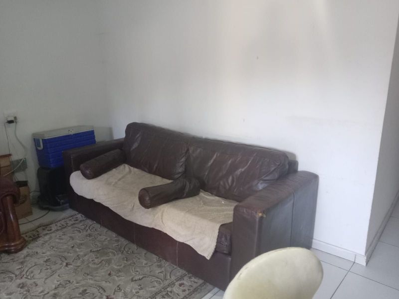 House For Sale in Hurlingham Manor - Photo 6
