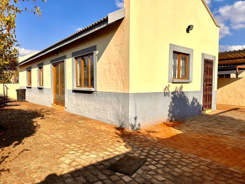 House For Sale in Hesteapark - Photo 4