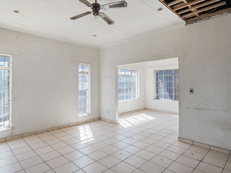 House For Sale in Wilgeheuwel - Photo 3