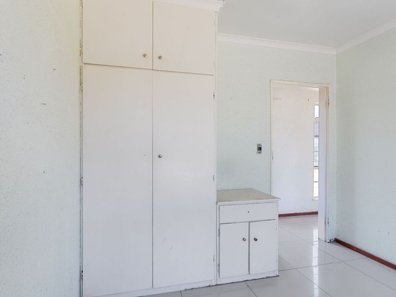 House For Sale in Wilgeheuwel - Photo 9