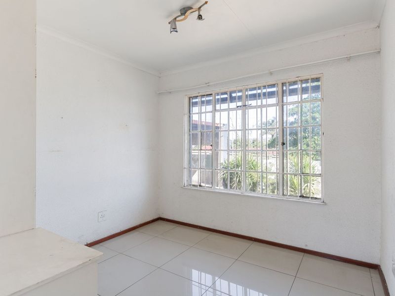 House For Sale in Wilgeheuwel - Photo 7