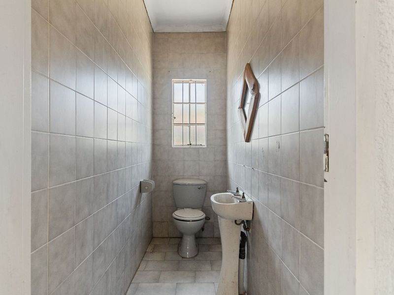 House For Sale in Wilgeheuwel - Photo 10