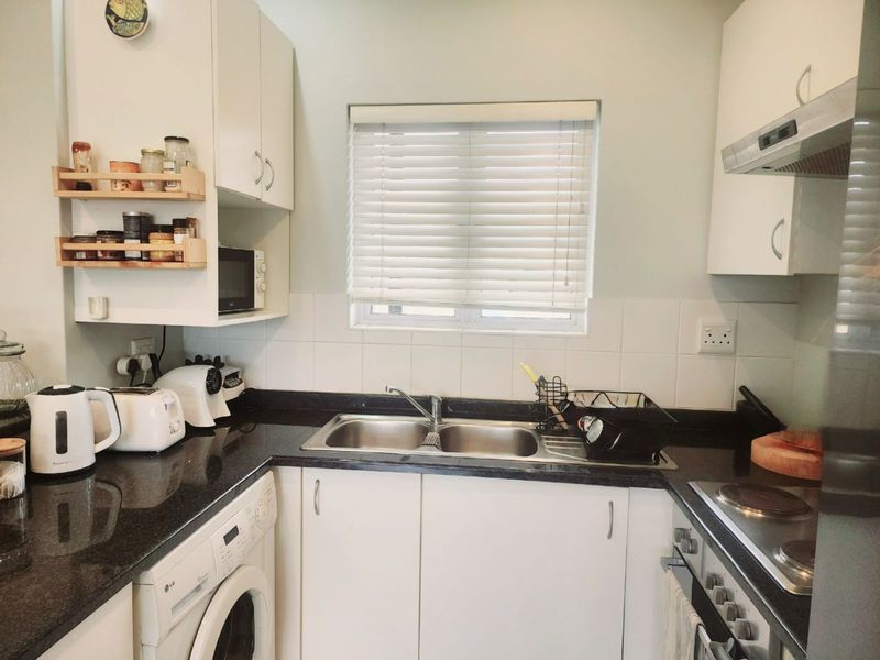 Apartment For Sale in Sheffield Beach - Photo 10