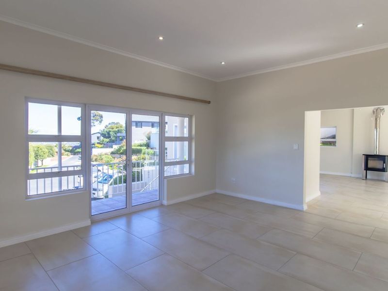 House For Sale in Dennegeur - Photo 4