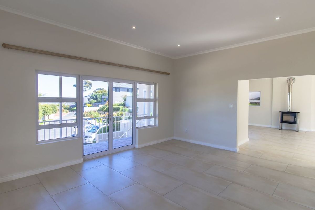 House For Sale in Dennegeur - Photo 4