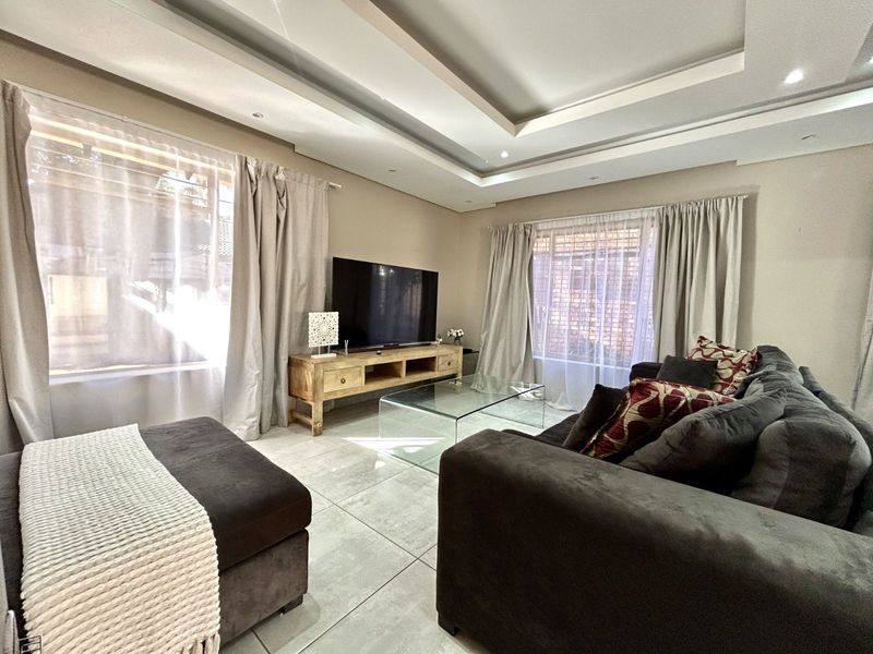 House For Sale in Rooihuiskraal - Photo 4