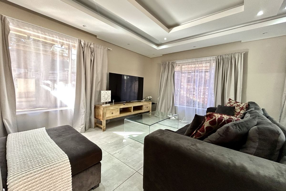 House For Sale in Rooihuiskraal - Photo 4