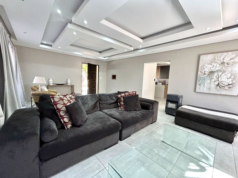 House For Sale in Rooihuiskraal - Photo 7