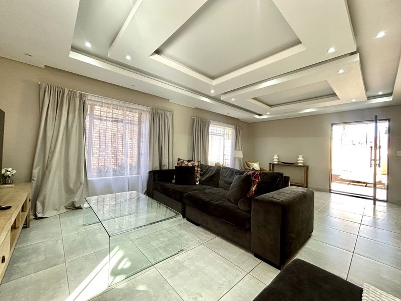 House For Sale in Rooihuiskraal - Photo 6