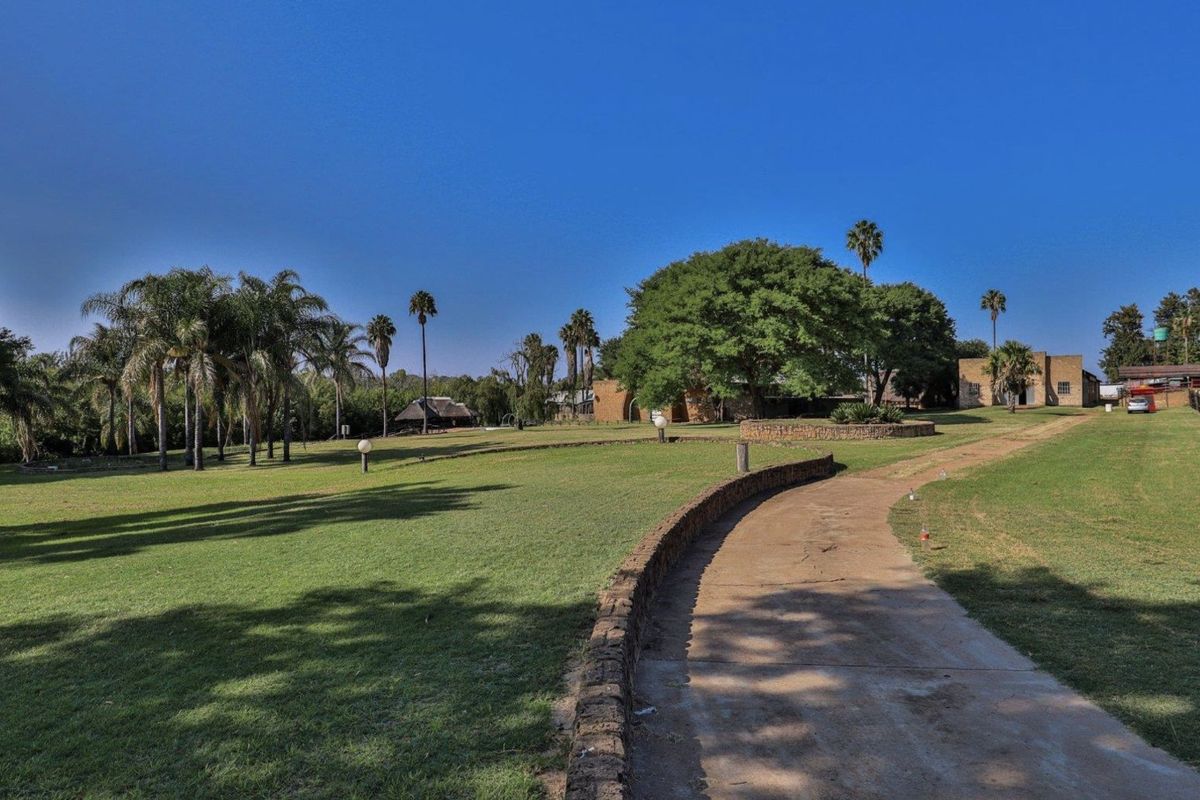 Farm For Sale in Wonderboom AH - Photo 4