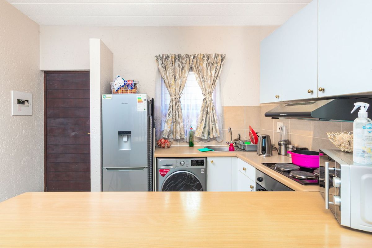 Apartment For Sale in Magaliessig - Photo 3