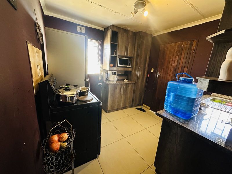 House For Sale in Embalenhle - Photo 4