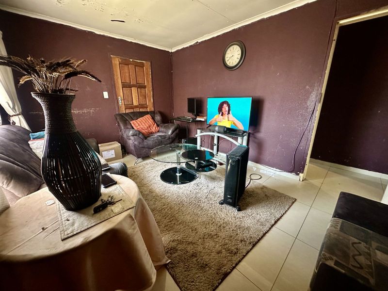 House For Sale in Embalenhle - Photo 6
