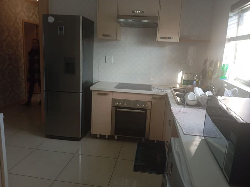 Apartment For Sale in Broadacres - Photo 3