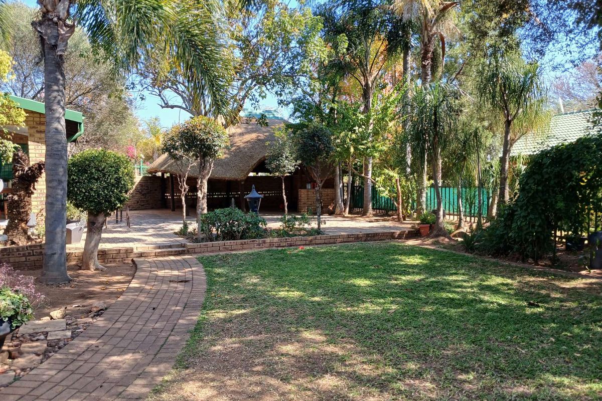 Townhouse For Sale in Bela Bela Central - Photo 3