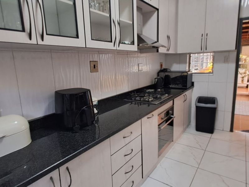 House For Sale in Villieria - Photo 6