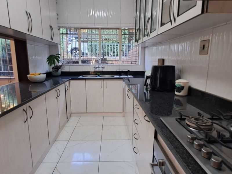 House For Sale in Villieria - Photo 4