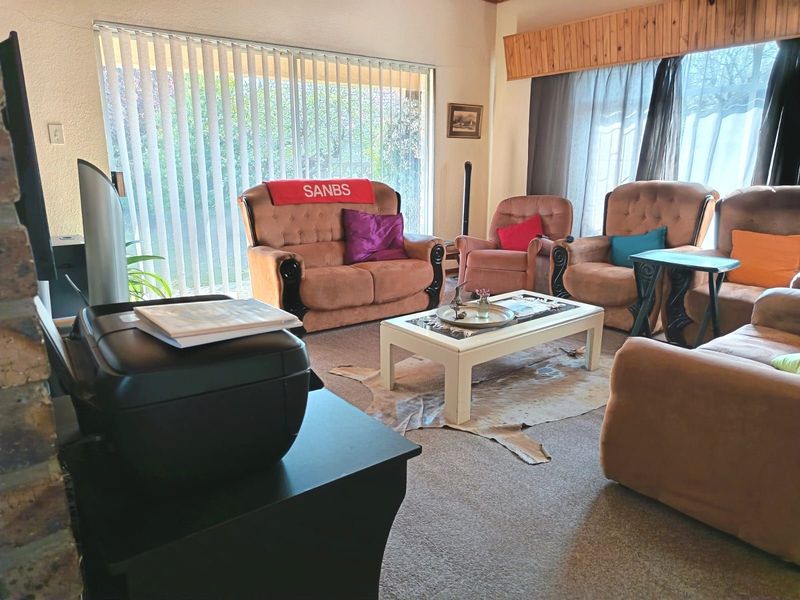 House For Sale in Nederlandpark - Photo 2