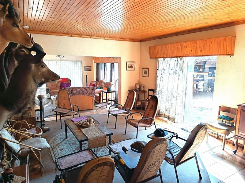 House For Sale in Nederlandpark - Photo 3