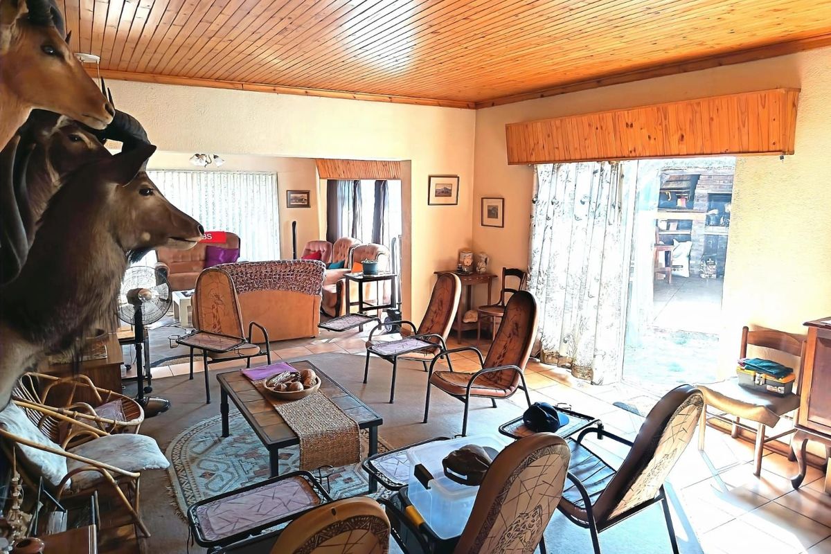 House For Sale in Nederlandpark - Photo 3