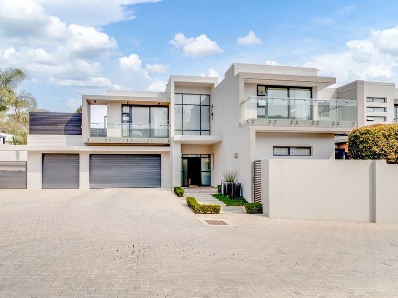 House For Sale in Bryanston - Photo 3