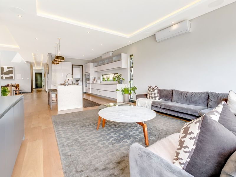 House For Sale in Bryanston - Photo 10