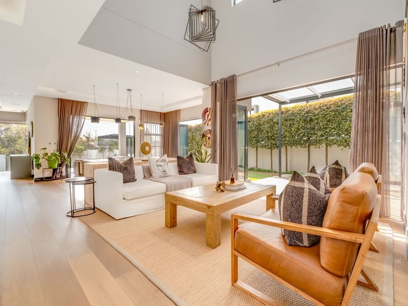 House For Sale in Bryanston - Photo 6