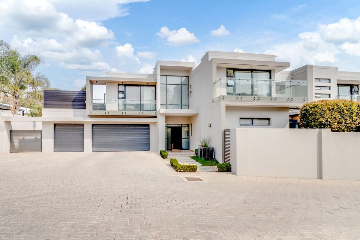 House For Sale in Bryanston - Photo 3