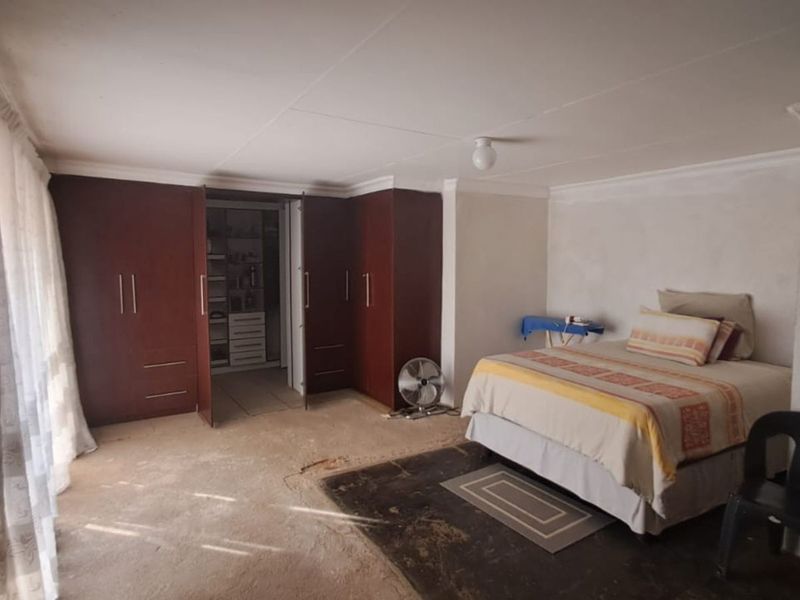 House For Sale in Mabopane Central - Photo 4