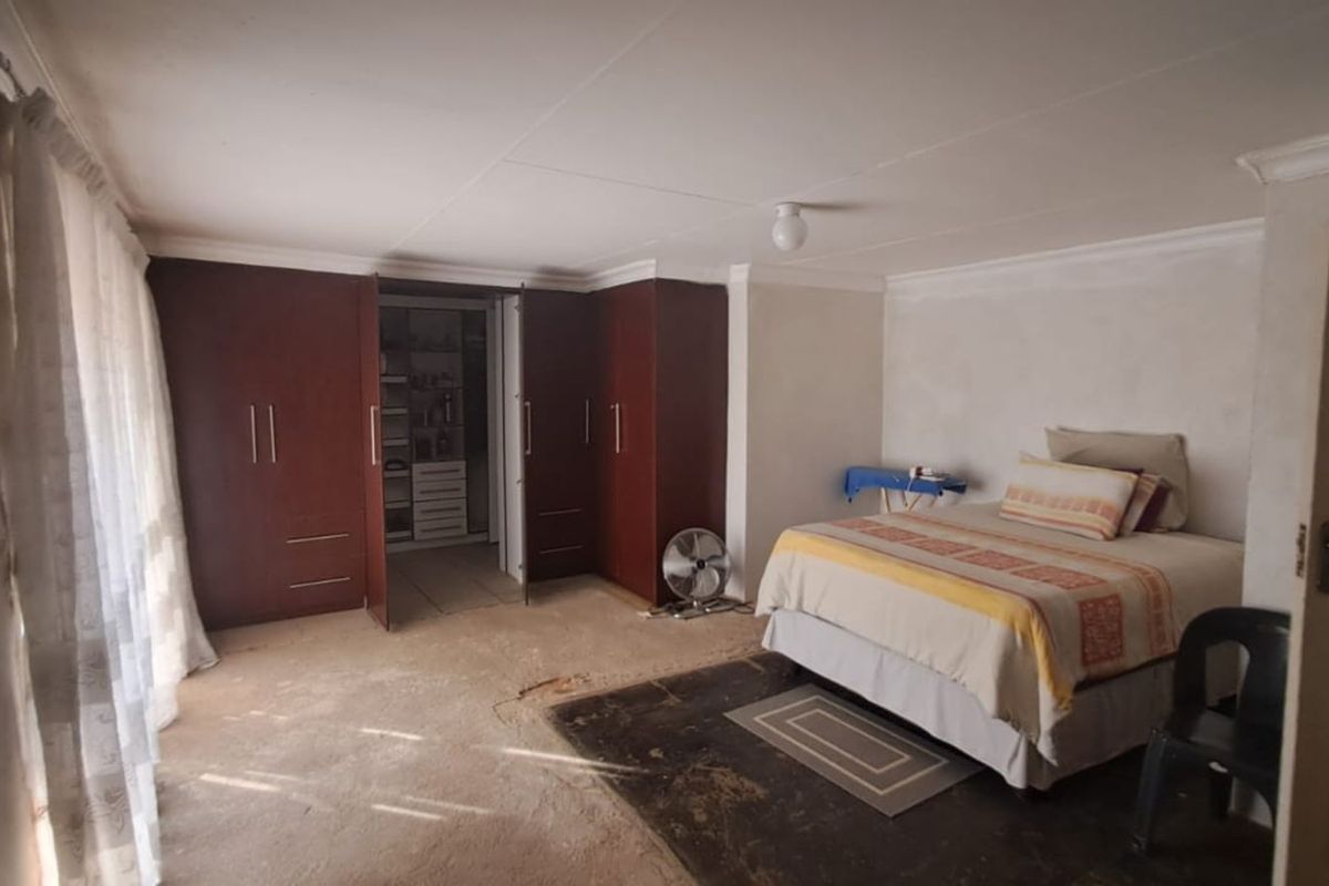 House For Sale in Mabopane Central - Photo 4