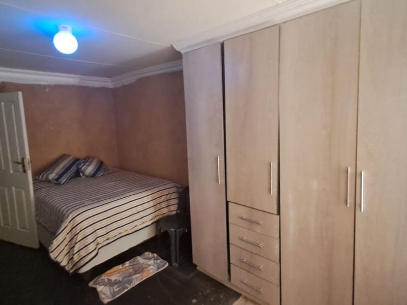 House For Sale in Mabopane Central - Photo 5