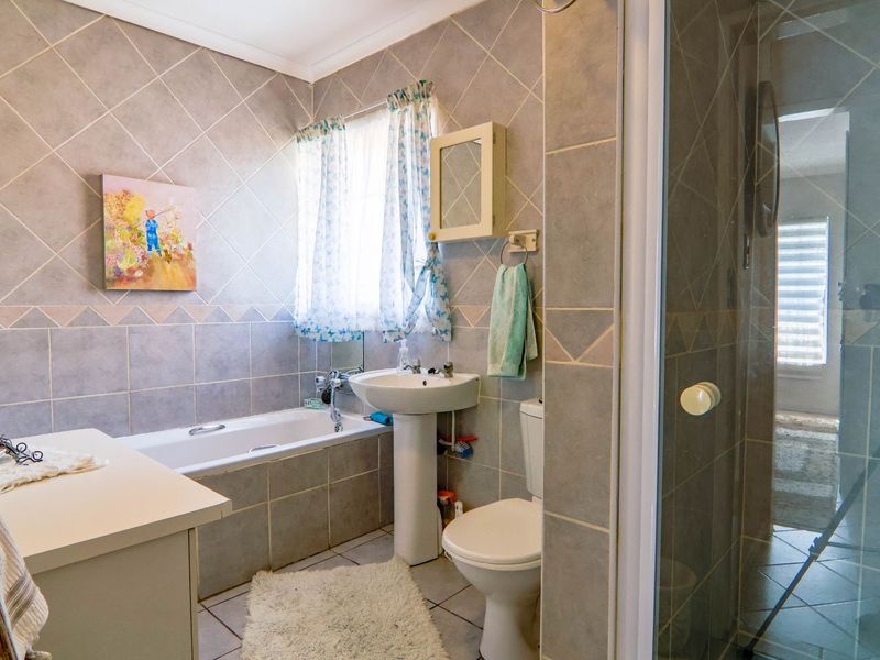 Townhouse For Sale in Amberfield - Photo 4