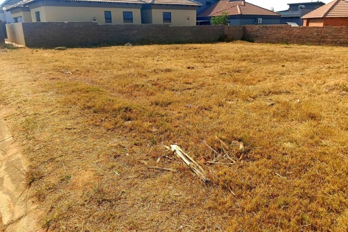 Vacant Land Residential For Sale in Woodhill Estate - Photo 4